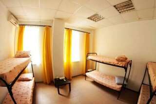 Гостиница Hostel Fiesta Boom Сочи Кровать в общем номере для мужчин-1